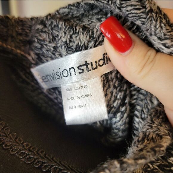 Envision Studios Poncho  - Picture 2 of 3